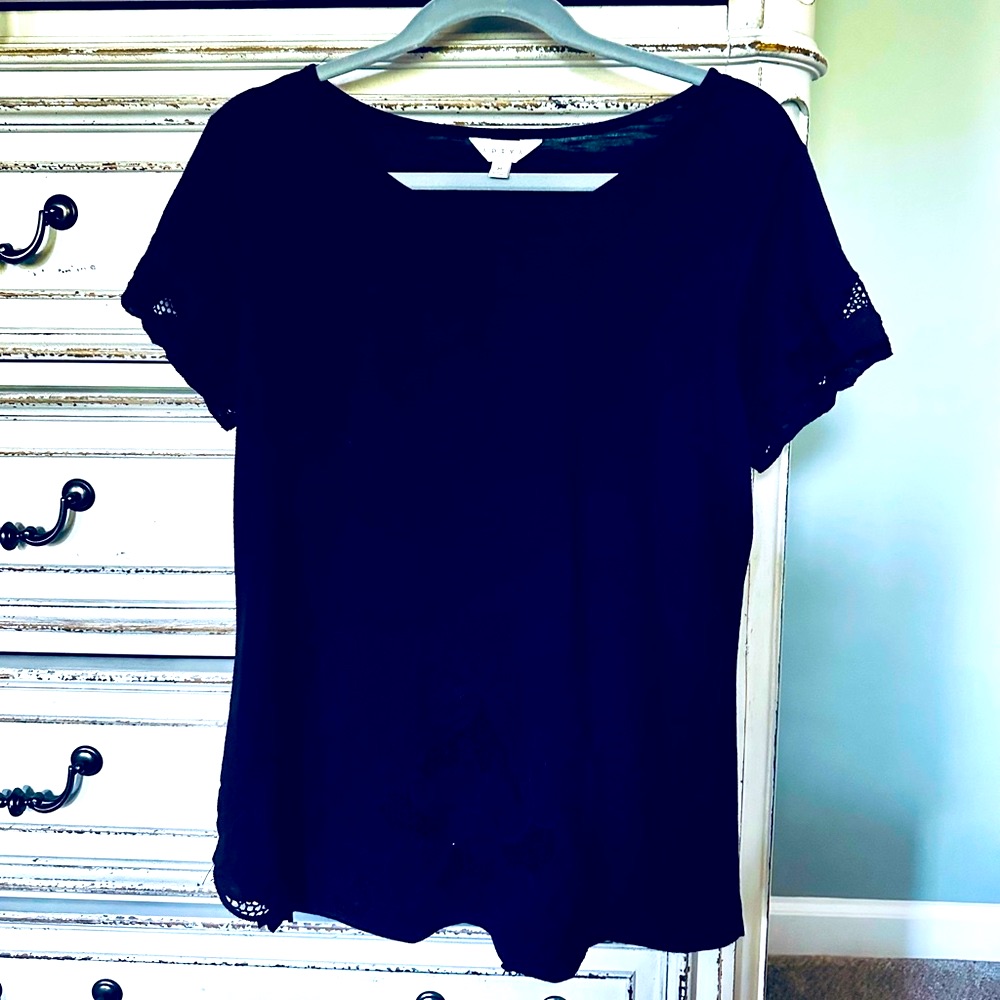 Navy Blue Lace Sleeve And Hem Cotton Short-Sleeved Top (Size Medium)